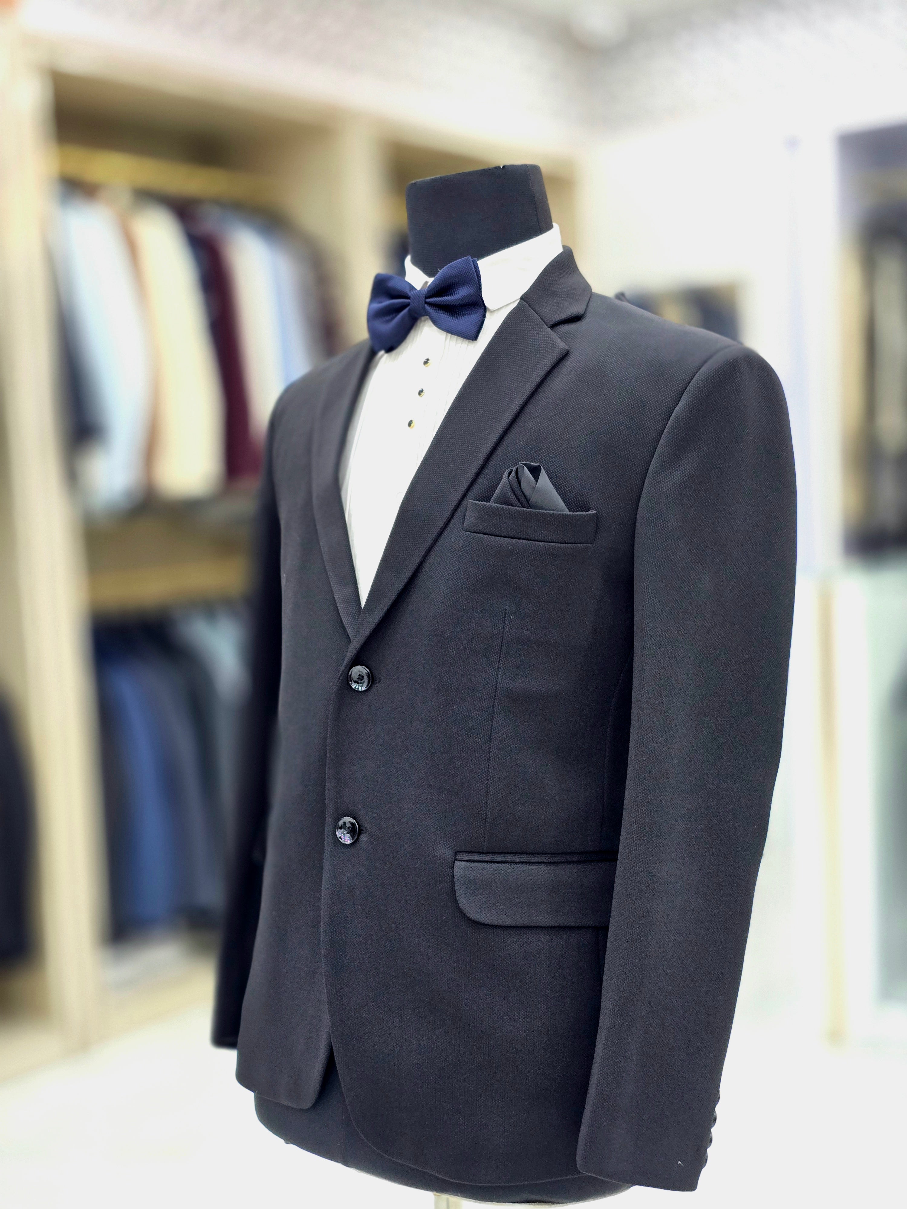 Black classic blazer with stretchable fabric