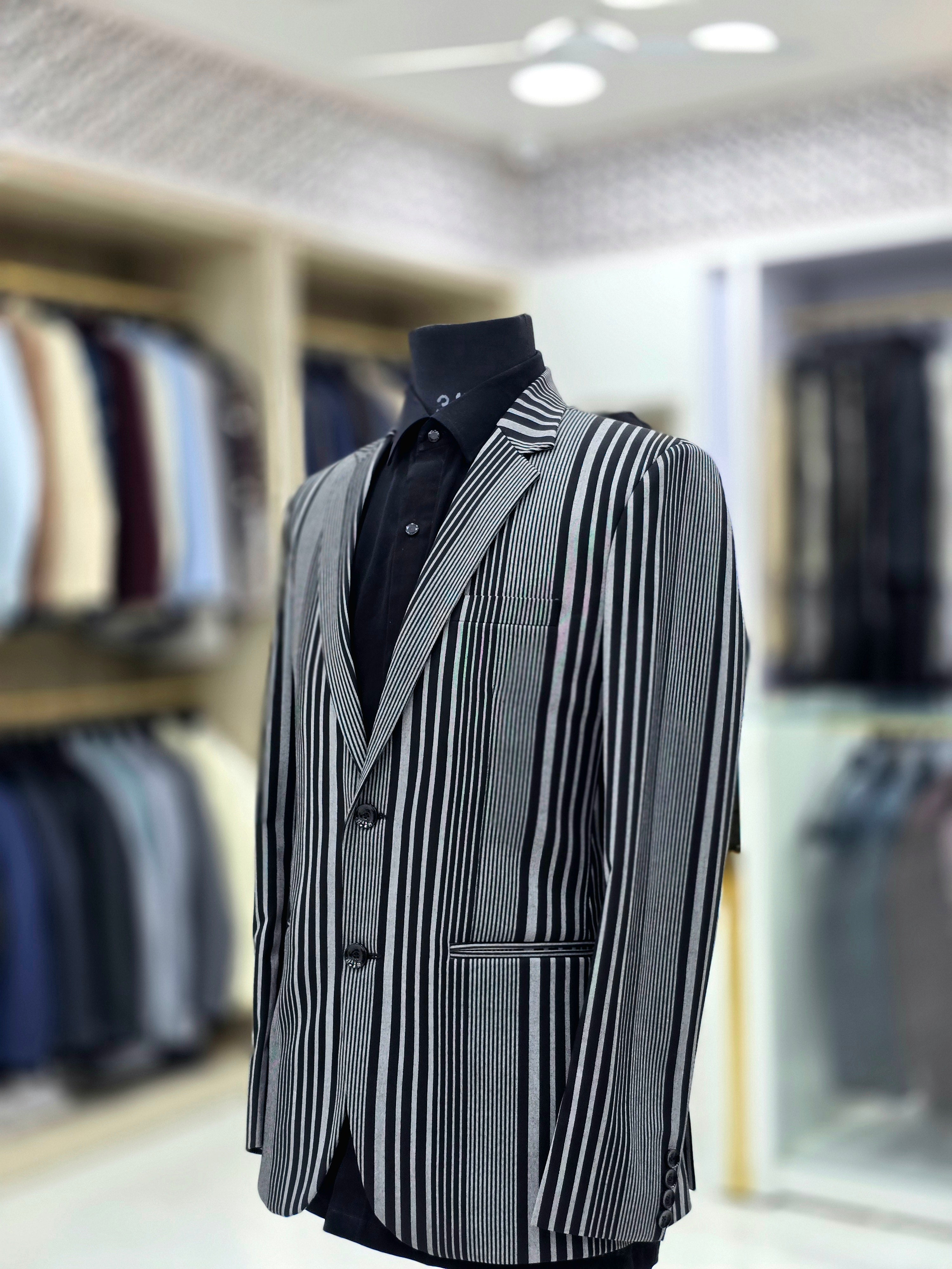 Elegant grey coloured lining formal blazer